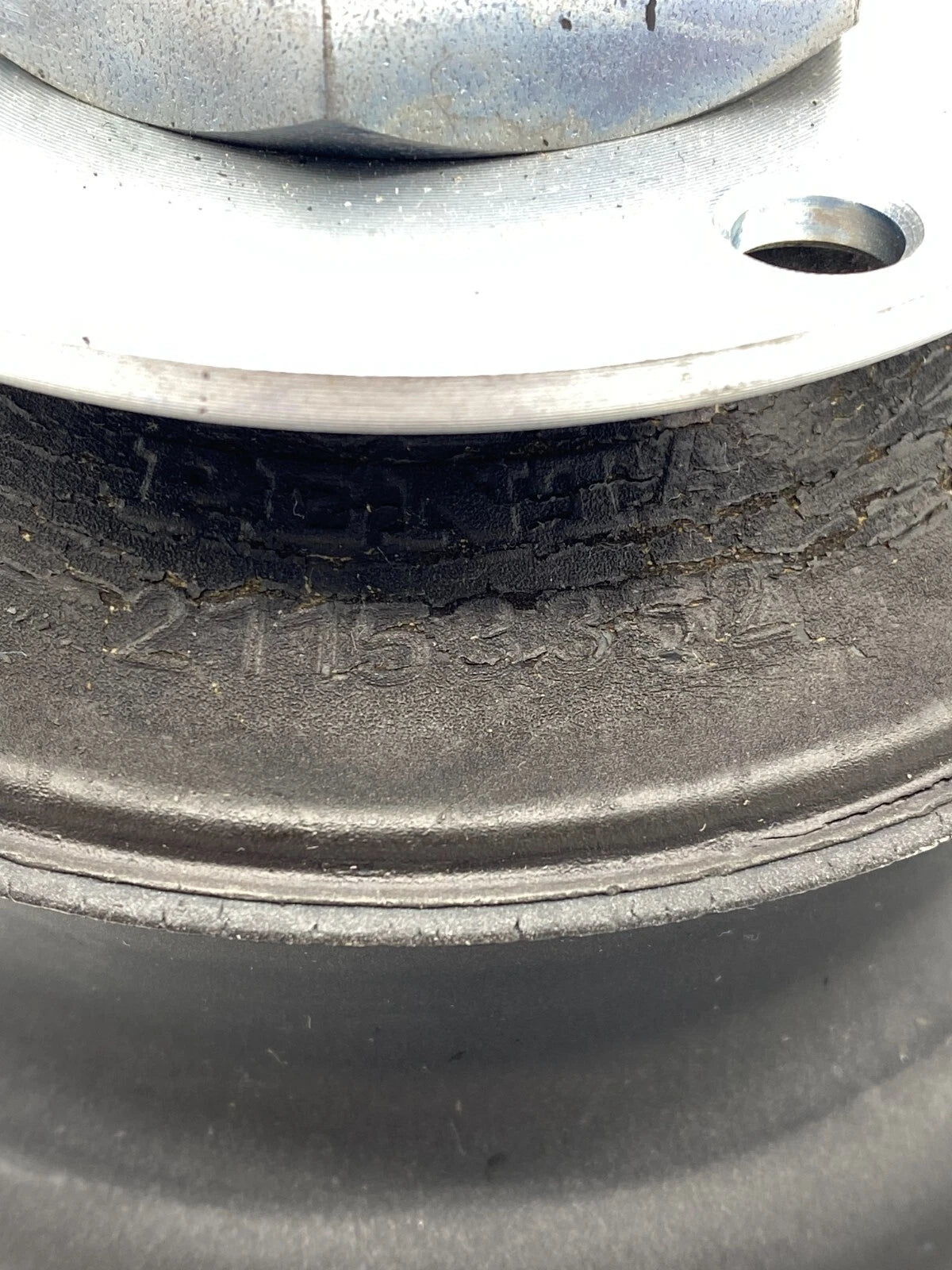 21203504 Volvo Penta Front Rubber Motor Cushion