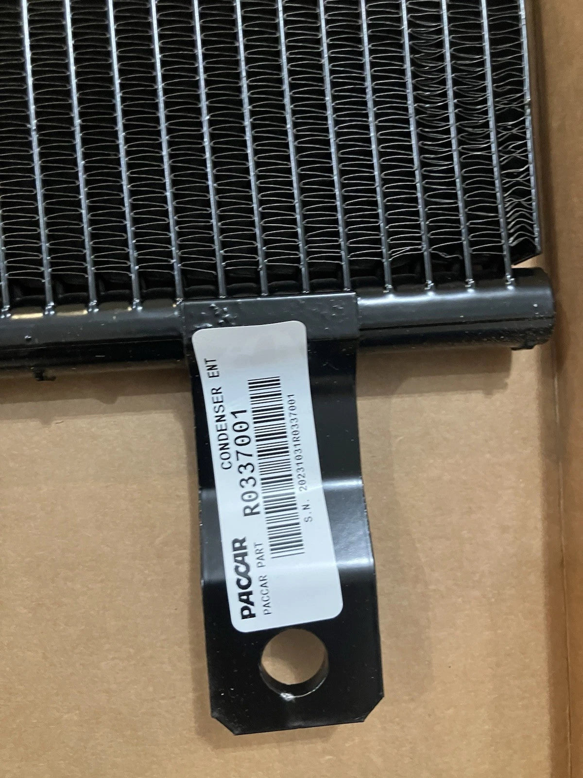 R0440001 Genuine Paccar Condenser