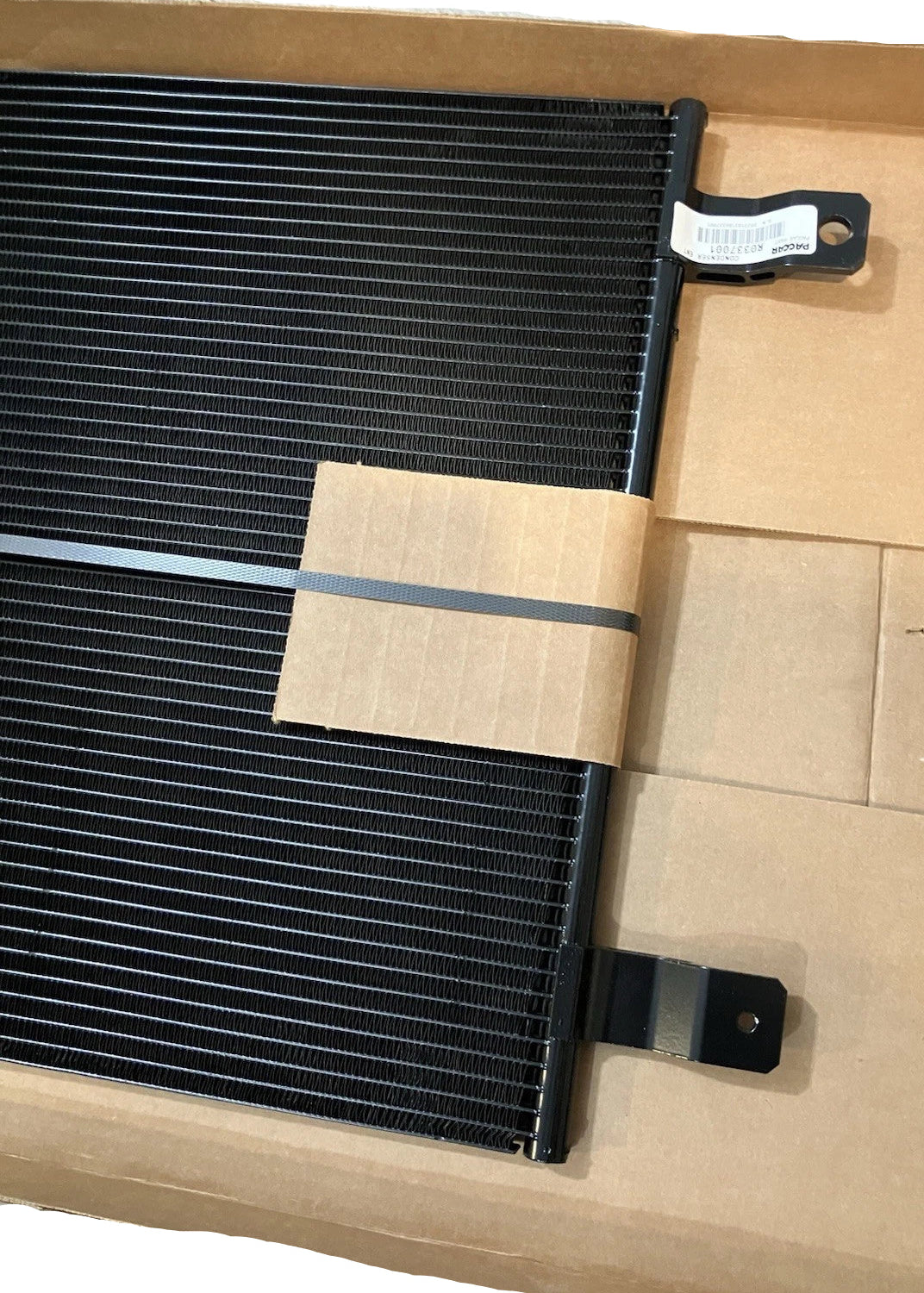 R0440001 Genuine Paccar Condenser