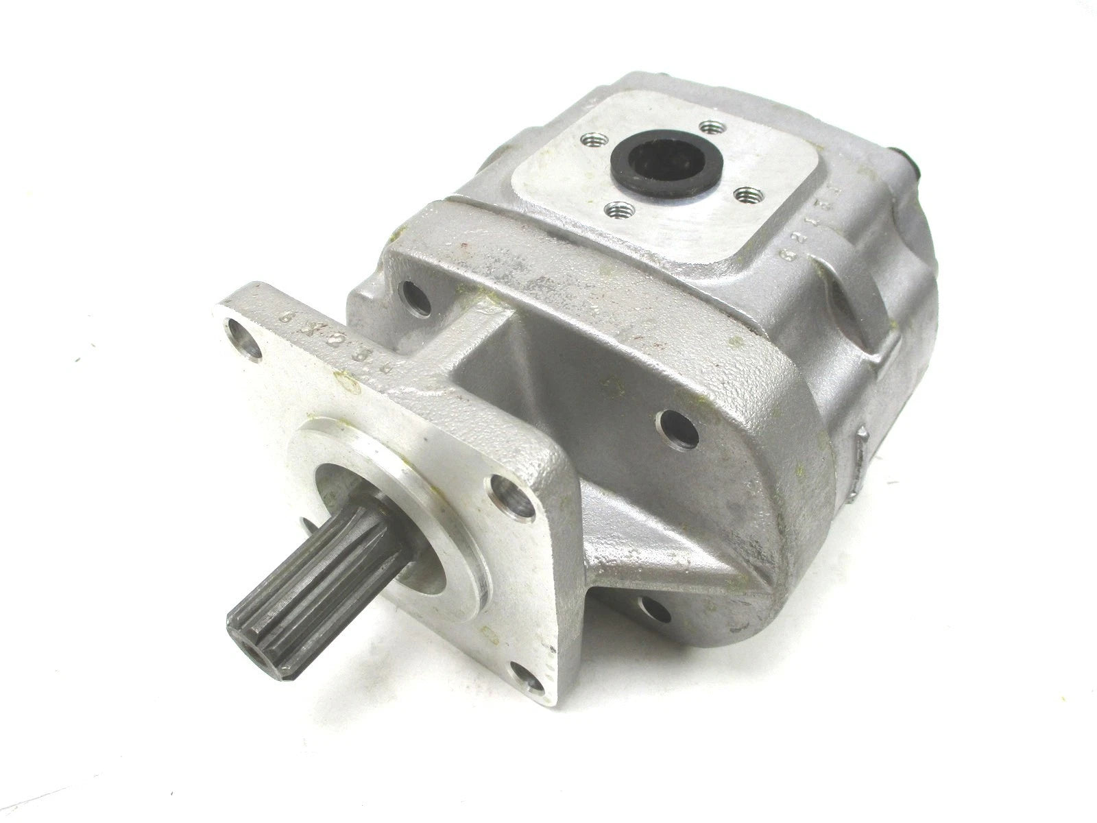 Genuine Kubota Oil Pressure Pump 35320-36100 L305DT L305F