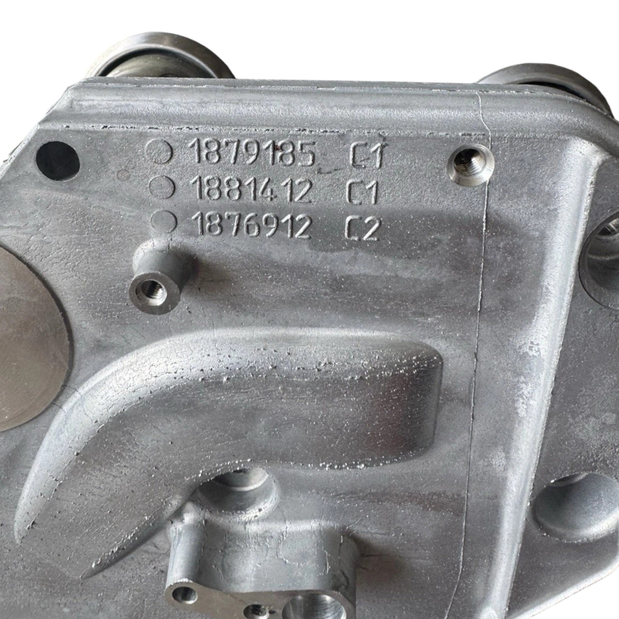 1881728C91 Genuine International Front Cover Kit