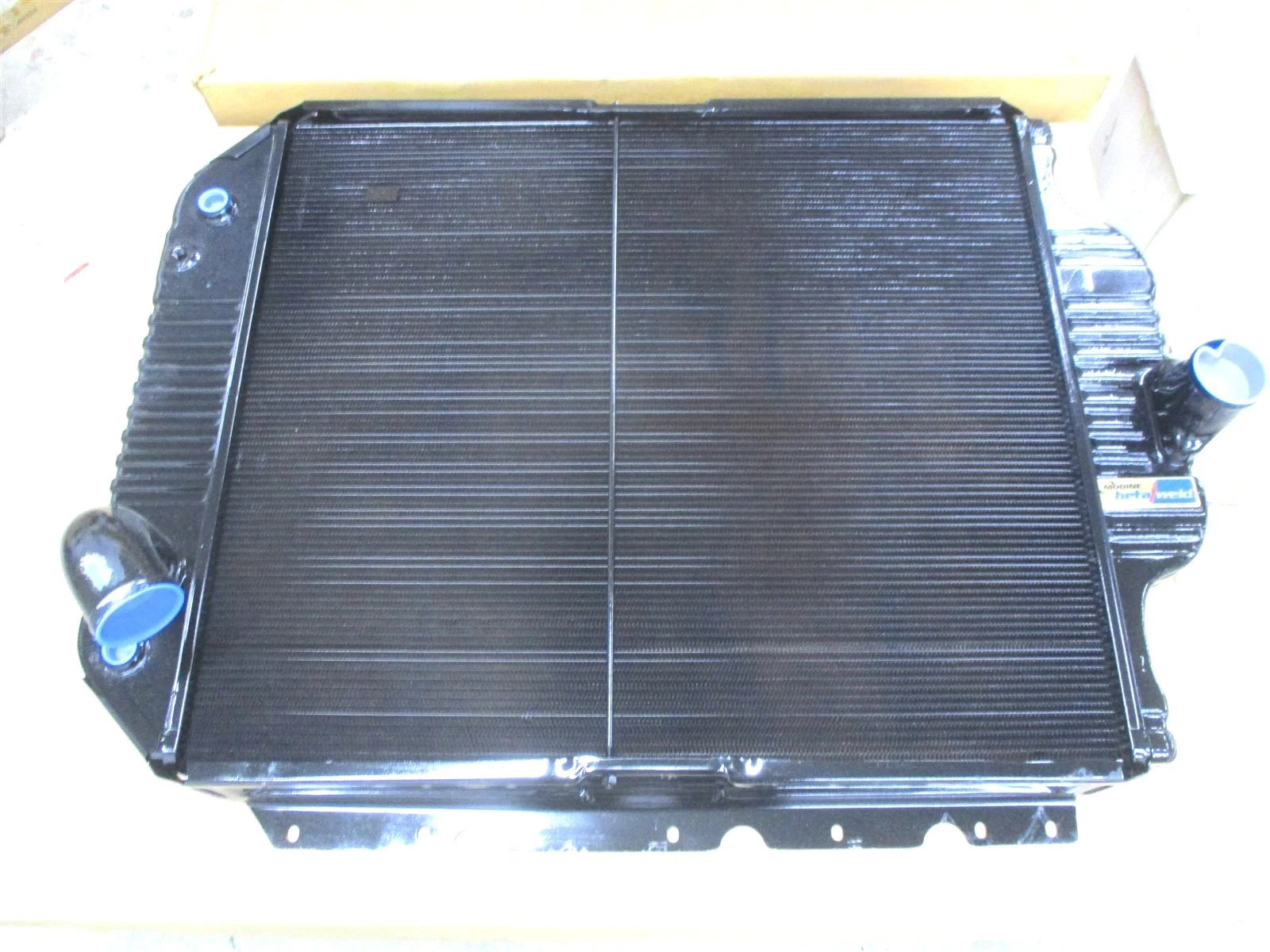 New International Modine Radiator with Cooler DT466E 4700 4900 800