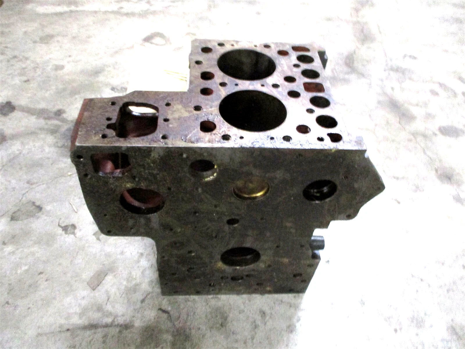 Genuine OEM Kubota Z751 Diesel Engine Crankcase L185 L175