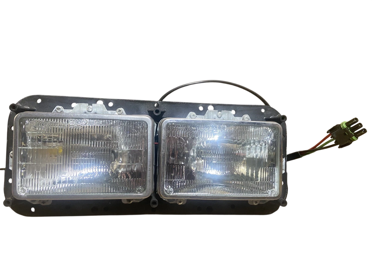 K2568802R Genuine Paccar Right Headlamp Assembly