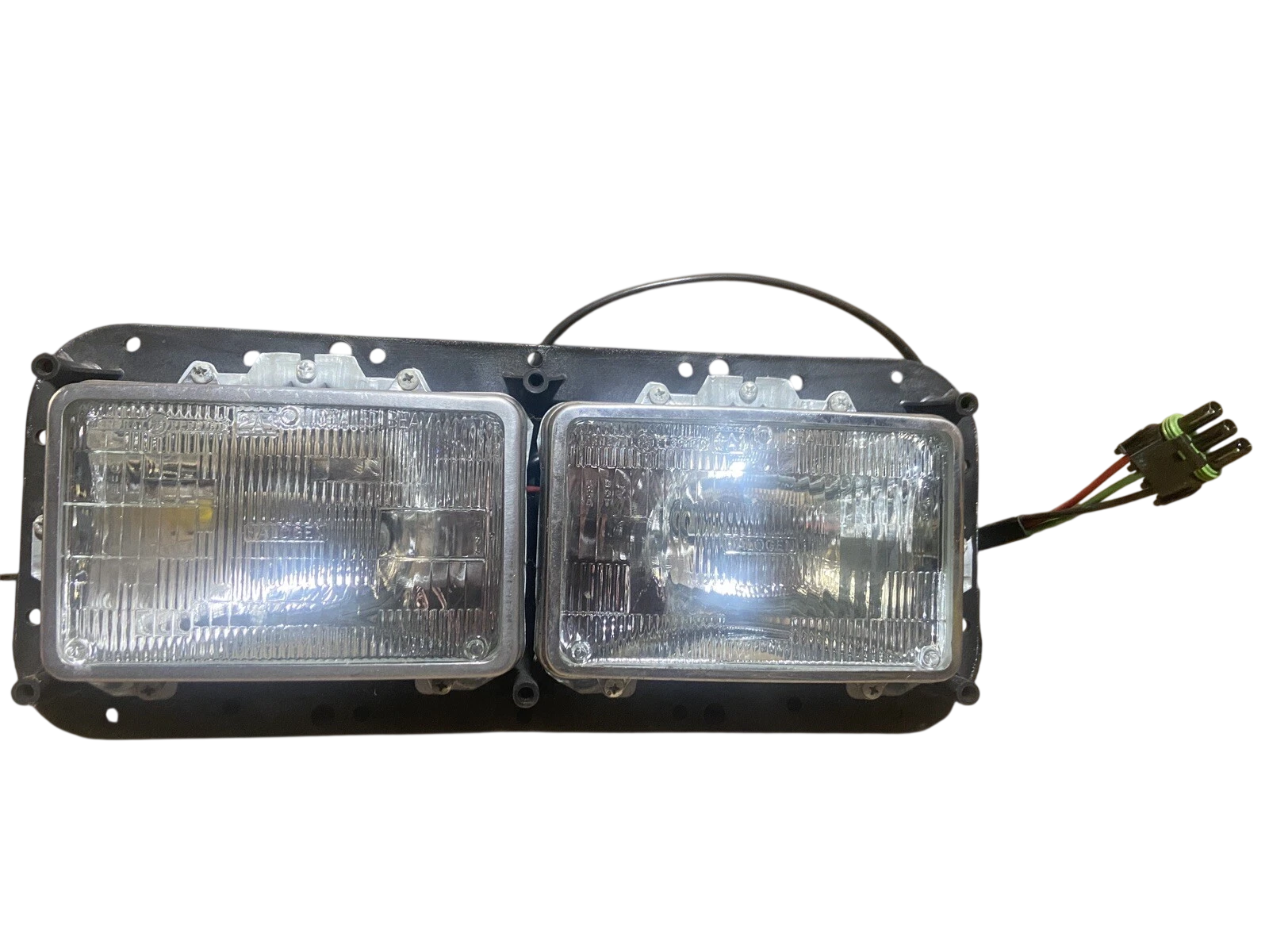 K2568802R Genuine Paccar Right Headlamp Assembly