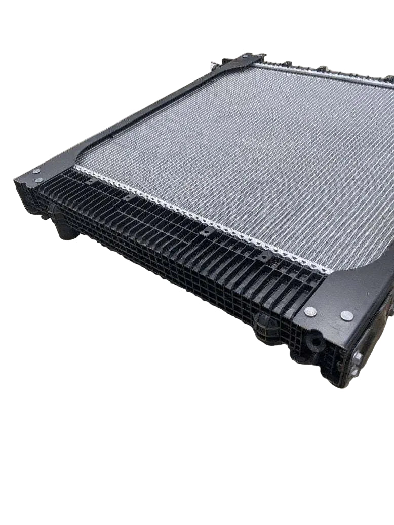 A05-30693-007 Genuine Freightliner Radiator Assembly