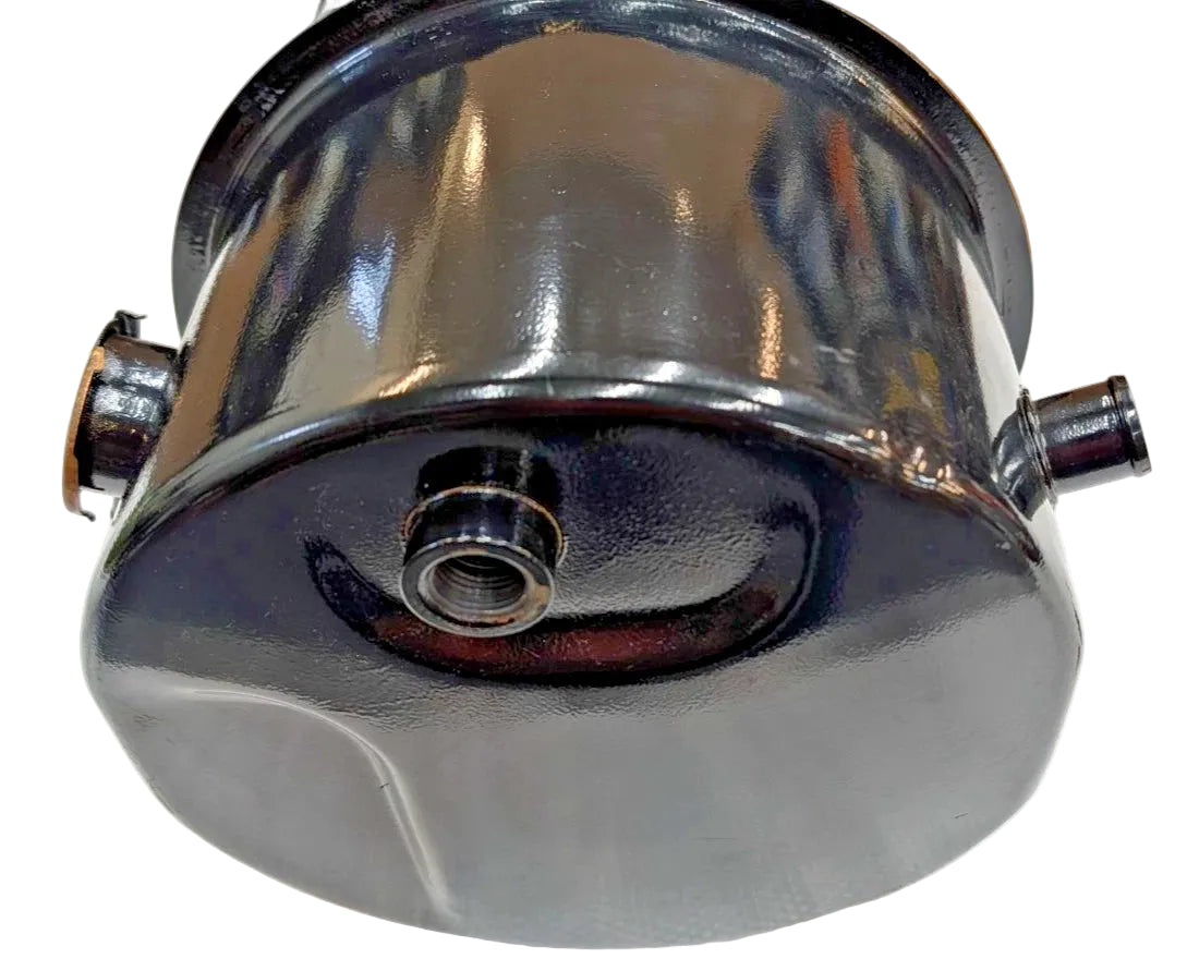 2004130C1 Genuine International Engine Coolant Reservoir