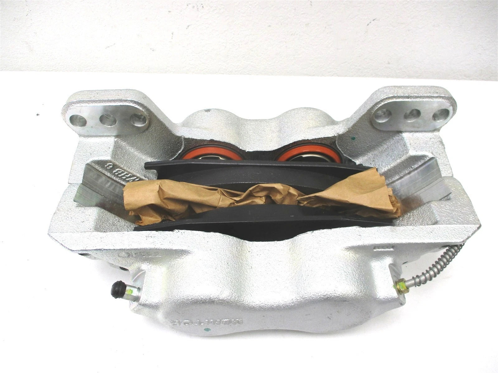 New Meritor Hydraulic Brake Caliper 64MM Piston 6 Hole