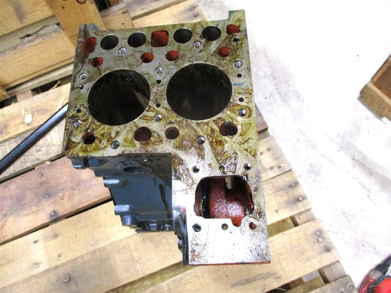 Genuine OEM Kubota Z751 Crankcase Engine Block L185 L175 15291-01010