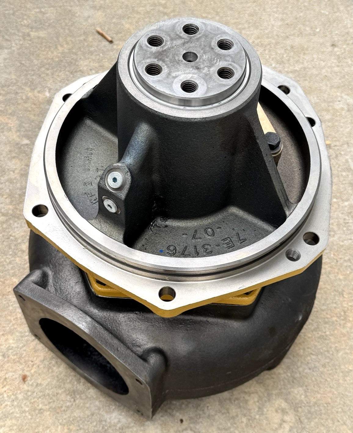 20R-4589 Genuine CAT Water Pump