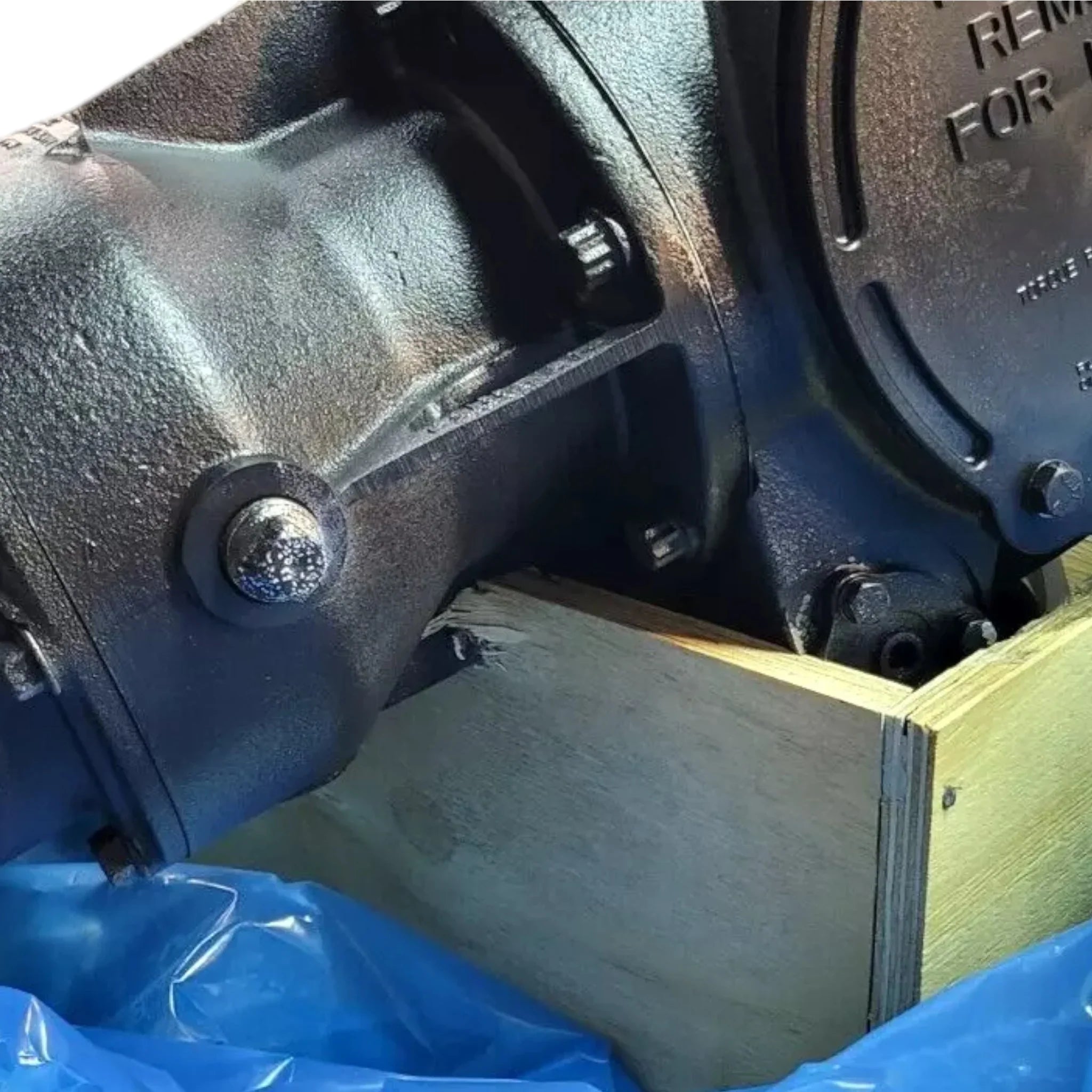 21387092 Genuine Mack Differential Carrier - Truck To Trailer