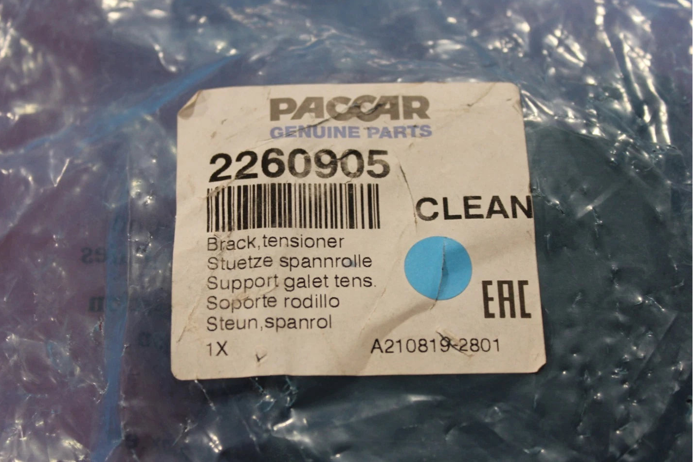 2260905 Genuine Paccar Bracket