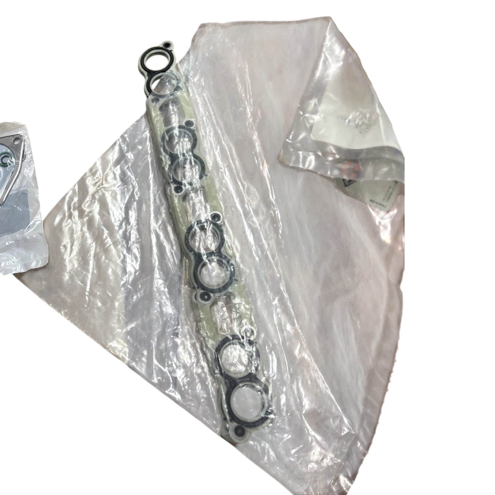 1876722C98 Genuine International Upper Gasket Kit