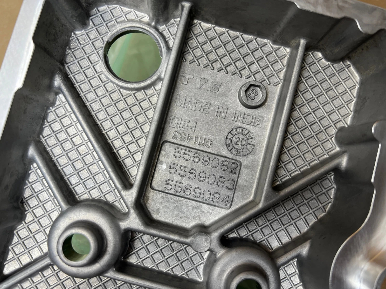 5569086 Genuine Cummins Valve Cover