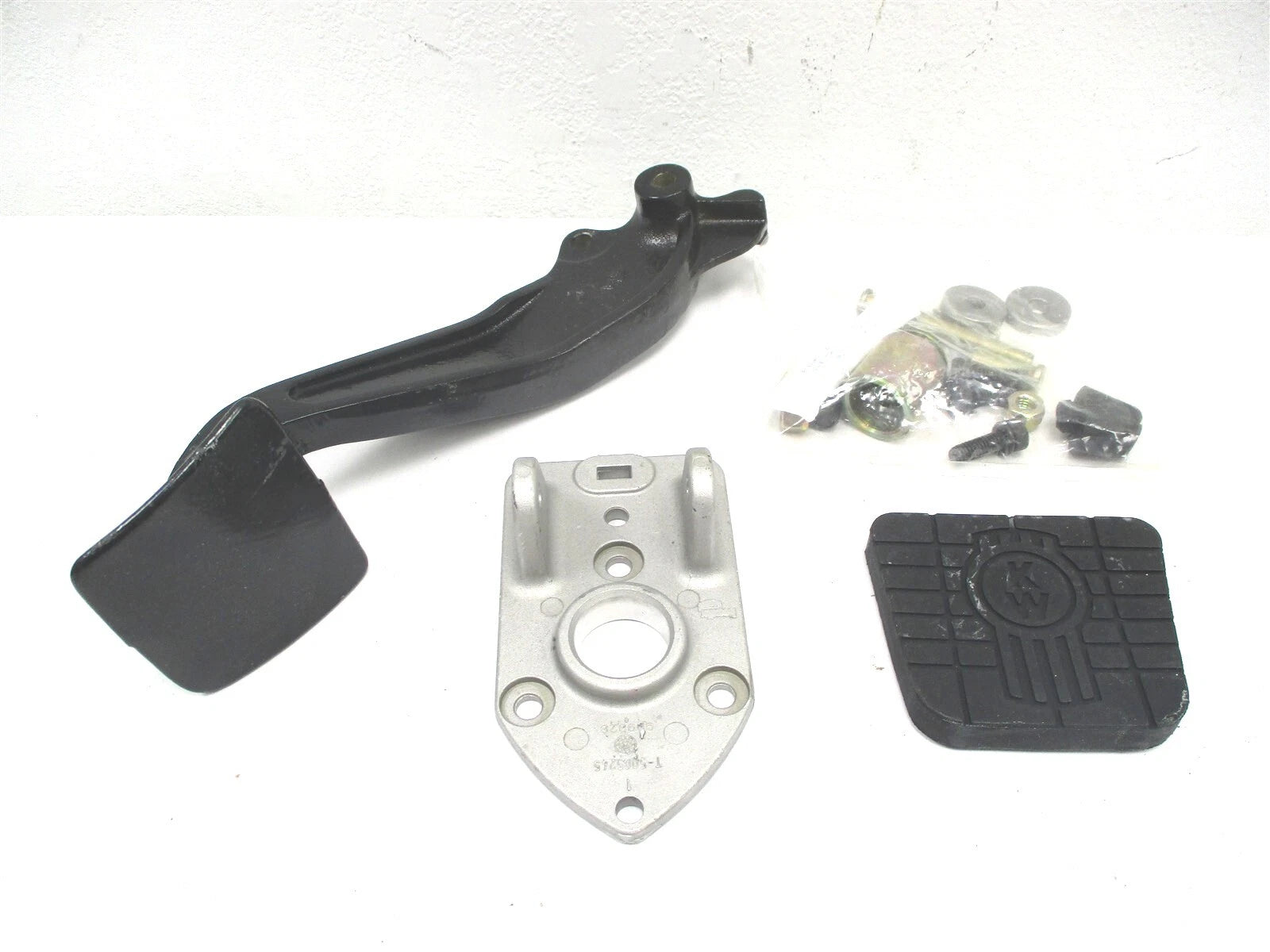 New Genuine Bendix Brake Pedal Kit
