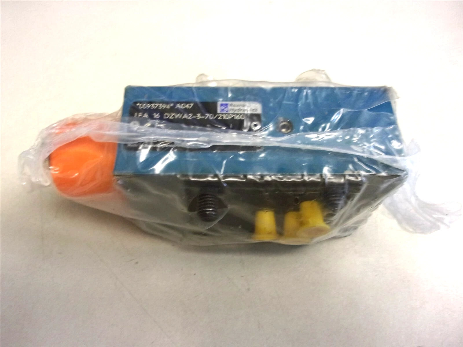 New OEM Hydraulic Valve New Holland LW110.B 521D