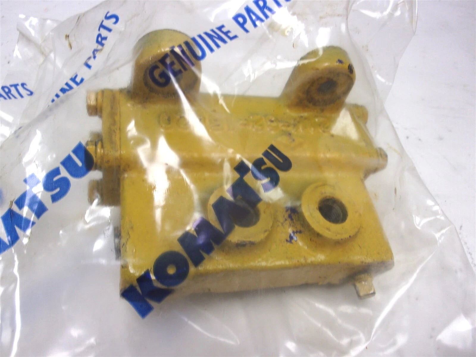 New Genuine Komatsu Valve Assembly PC150 Excavator