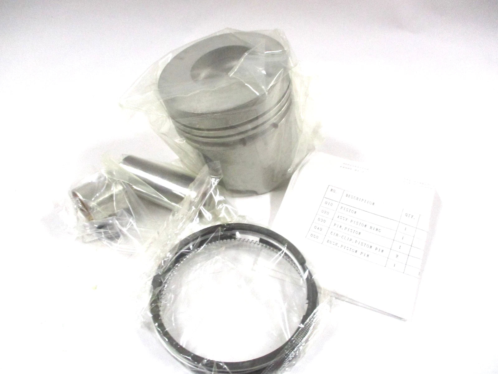 Genuine Kubota Piston and Ring Kit STD 19821-21110 15521-21050 F2302