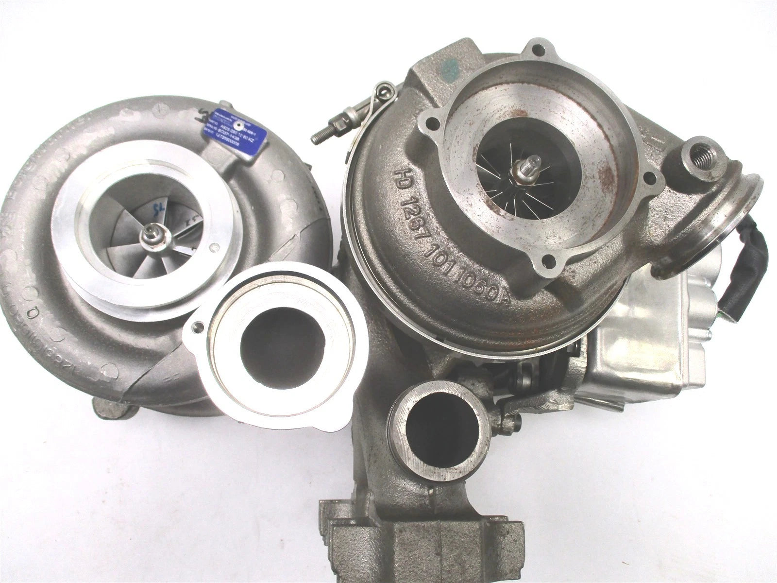 BorgWarner B2 Twin Turbo W/ Actuator for Mercedes-Benz OM926-LA