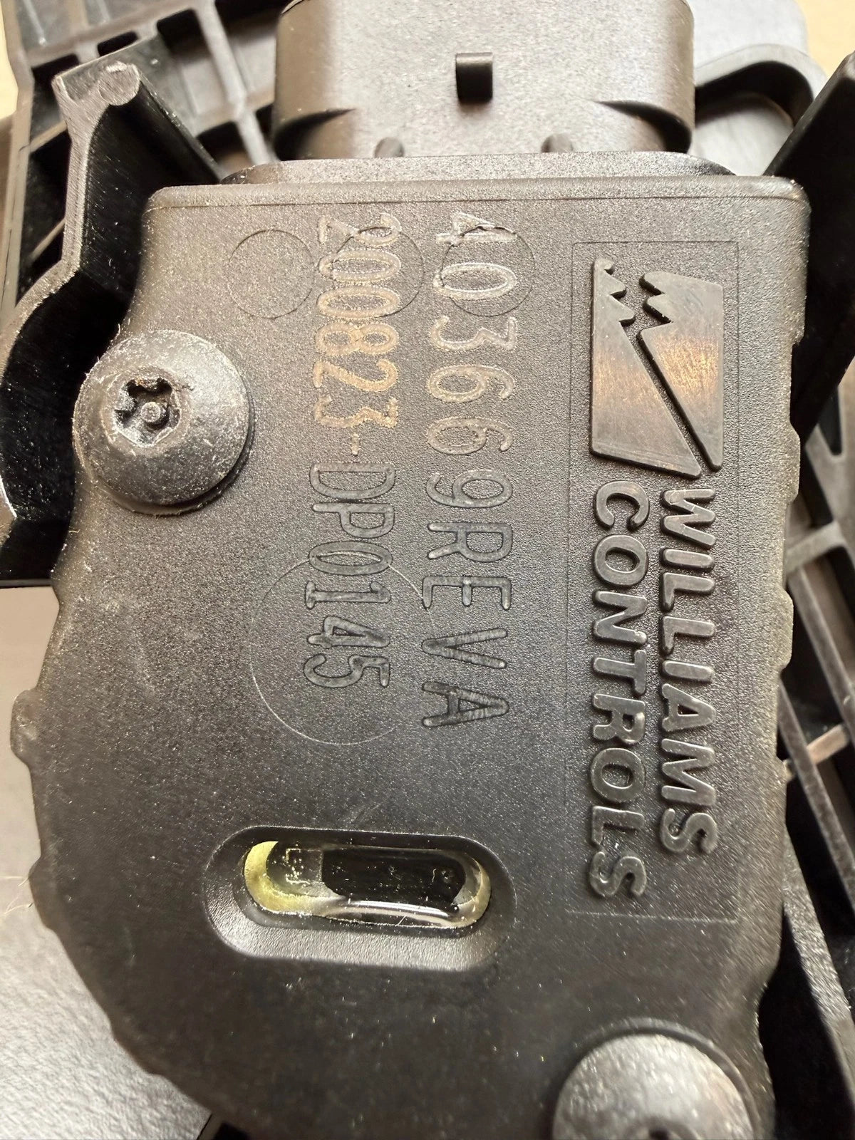 D21-6034-100 Genuine Paccar Throttle Pedal Assembly