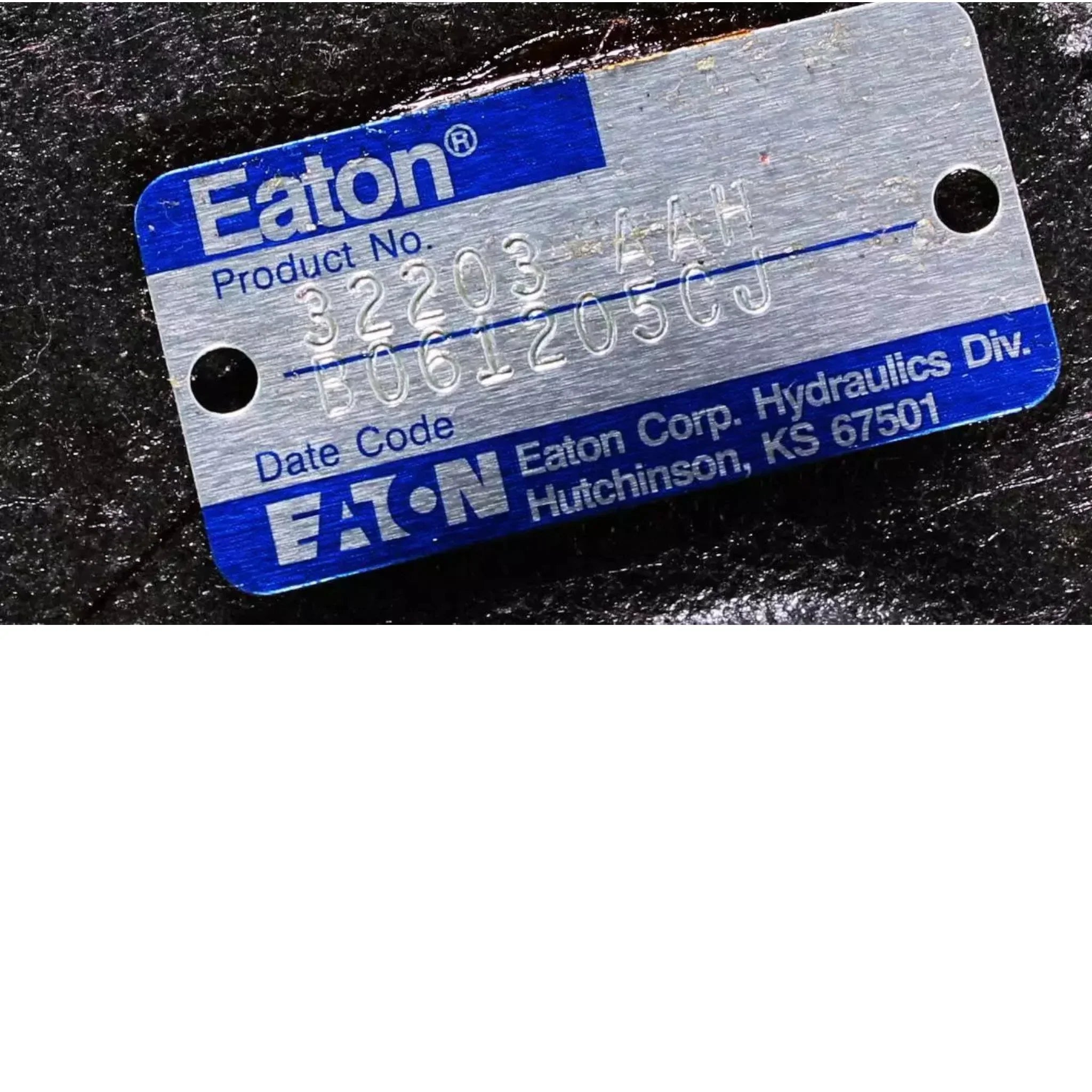 32203AAH Genuine Eaton Cessna Valve Assembly