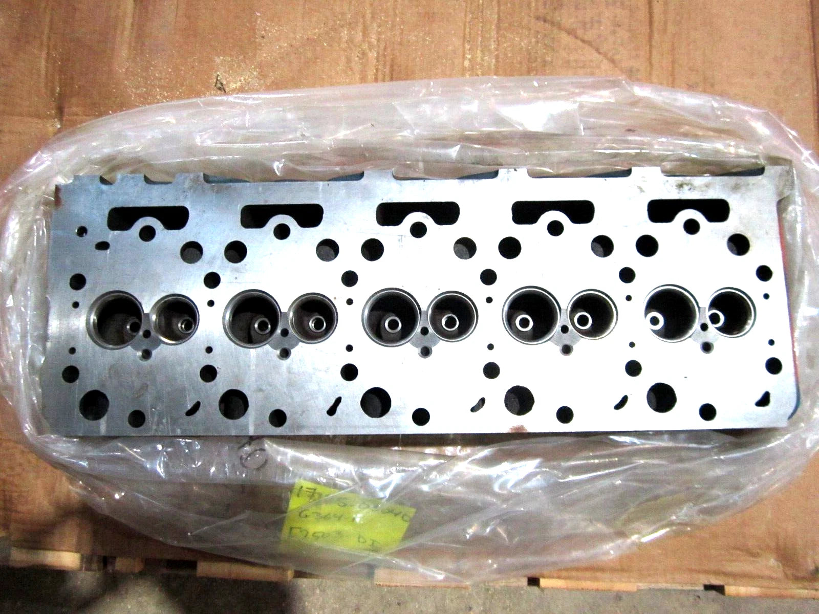 Genuine OEM Kubota F2503-DI Engine Cylinder Head L4850DT