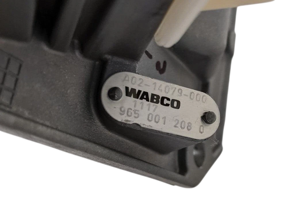 A02-14082-000 Genuine Wabco Hydraulic Pedal Clutch