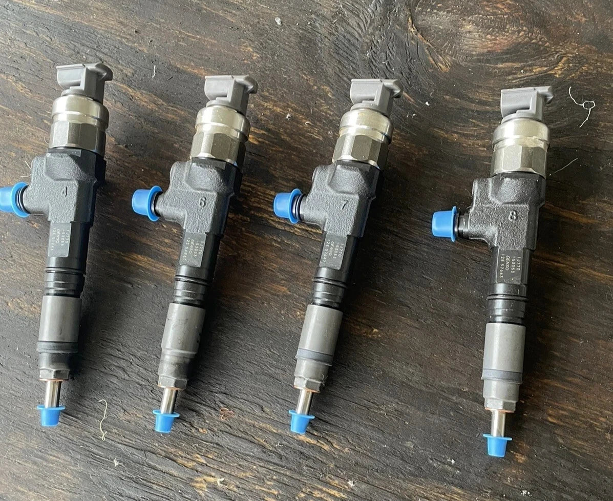 1J770-53053 Genuine Denso Fuel Injector Set Of 4