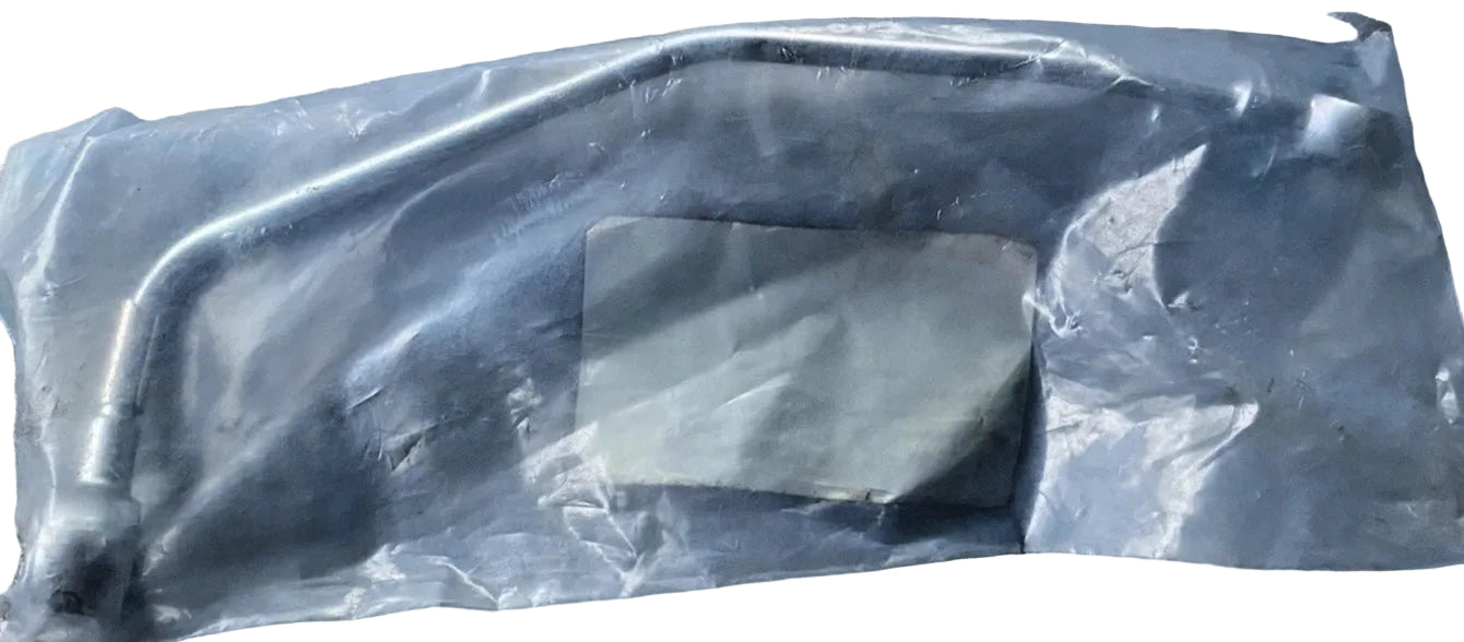 4010174 Genuine Cummins Fuel Drain Tube ( 8.3 ISC CM554 QSC8.3 CM554 Engines)