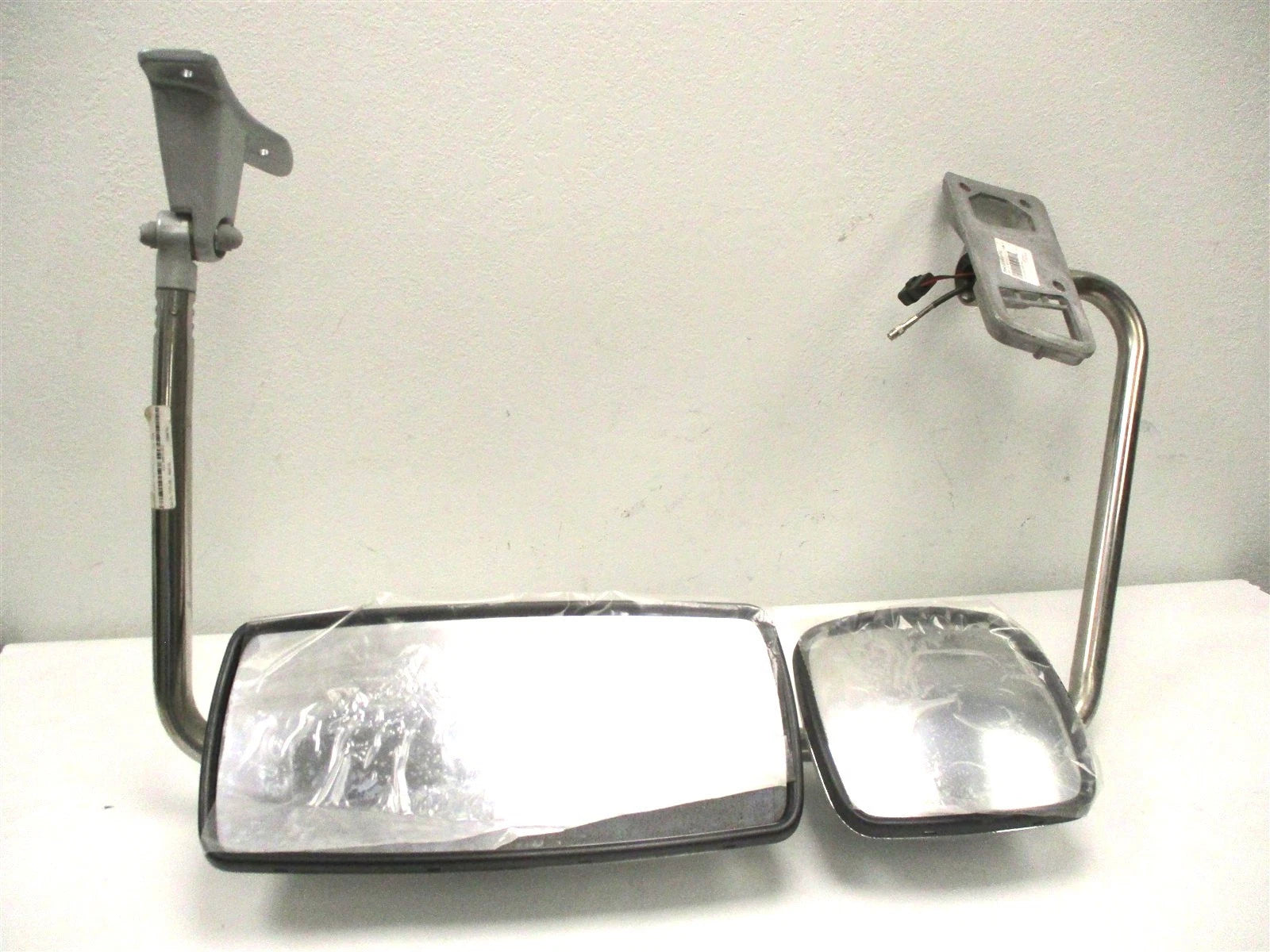 New for Freightliner LH Heated Manual Rear View Mirror