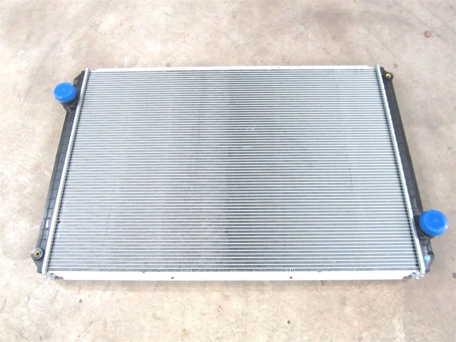 New Fleetrite Radiator International 4400 8200 8300 9200 9300 9400