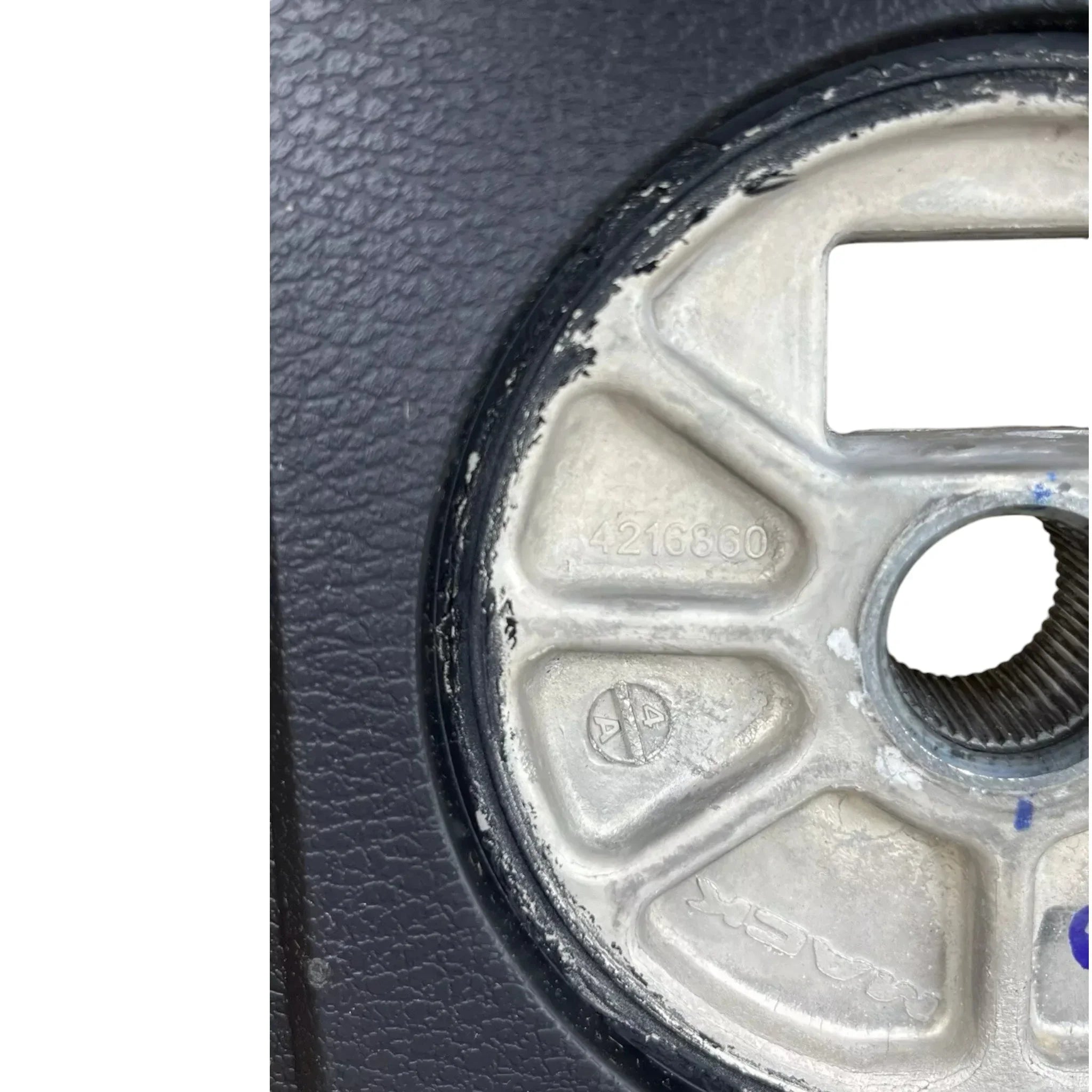 82753793 Genuine Volvo Steering Wheel - Truck To Trailer