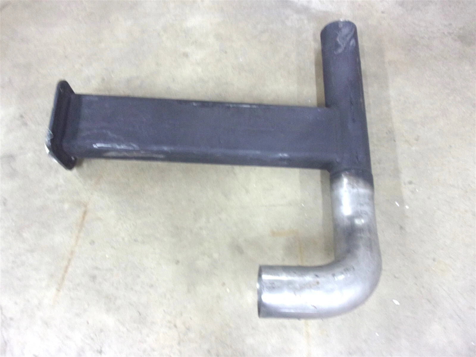 New International Vertical Tailpipe Stanchion Support