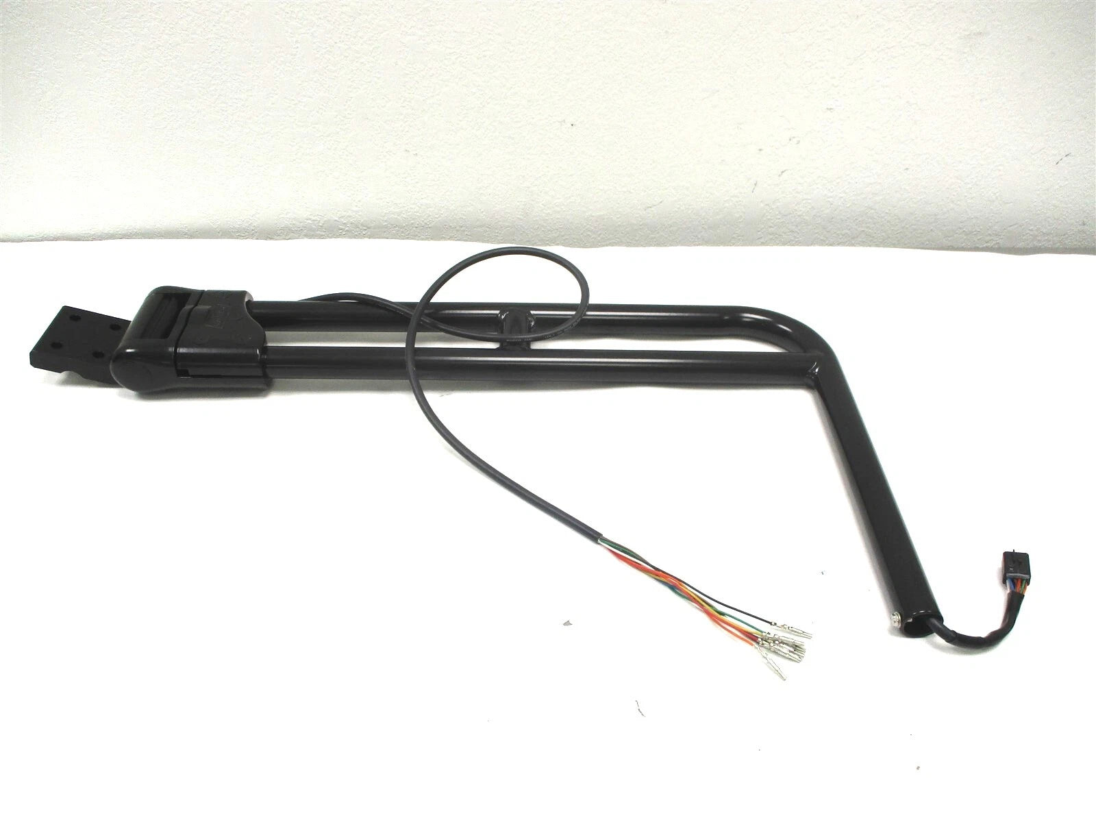 New International Mirror Breakaway Brace ASY2501