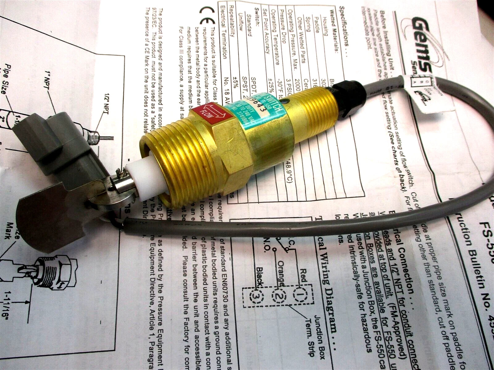 New Gems Models FS-550 Flow Switch 1-1/4" or 1" Spst 20VA Uniflow Sensor