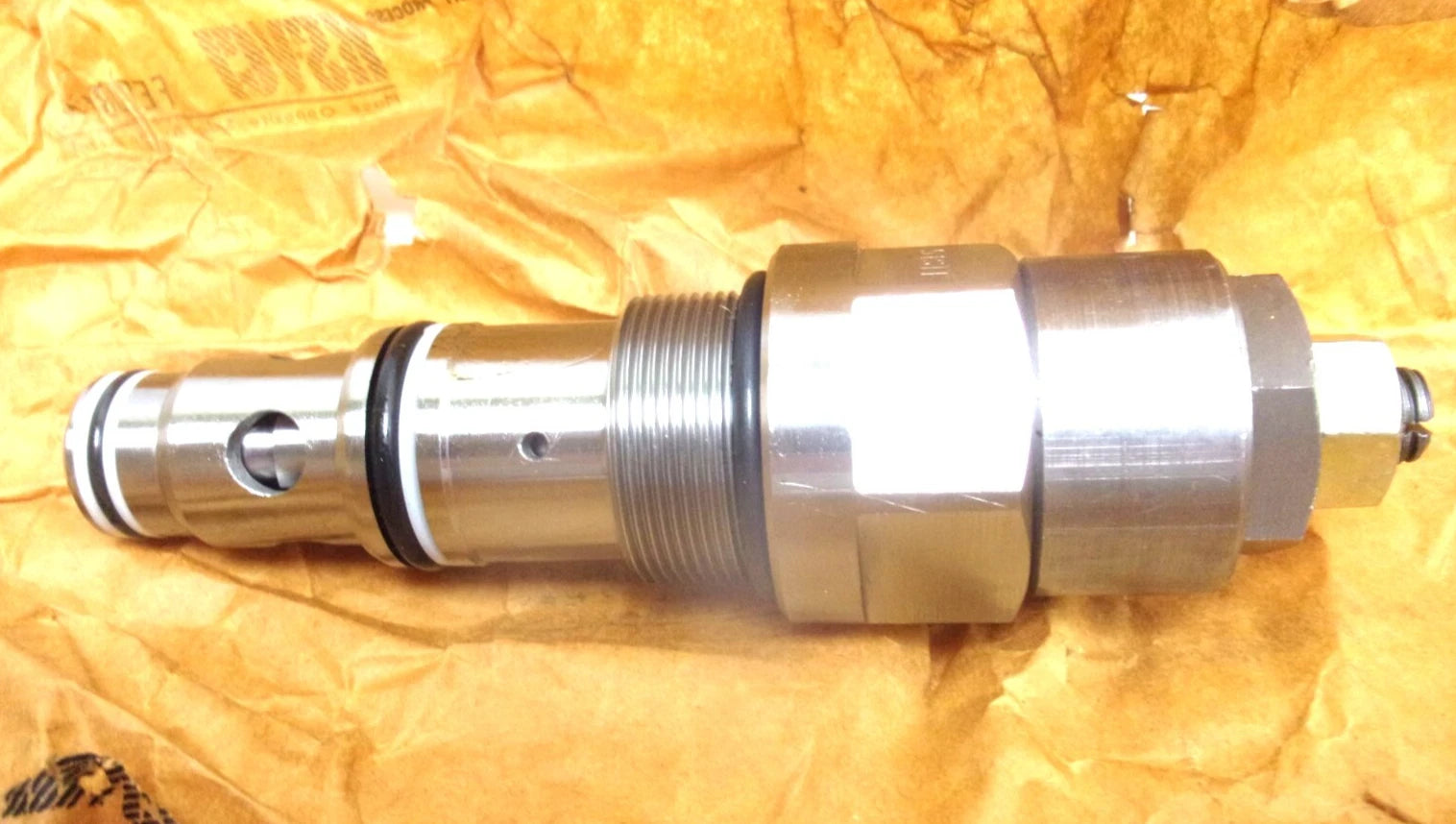 New Genuine Komatsu Relief Valve PC200-2 Excavators