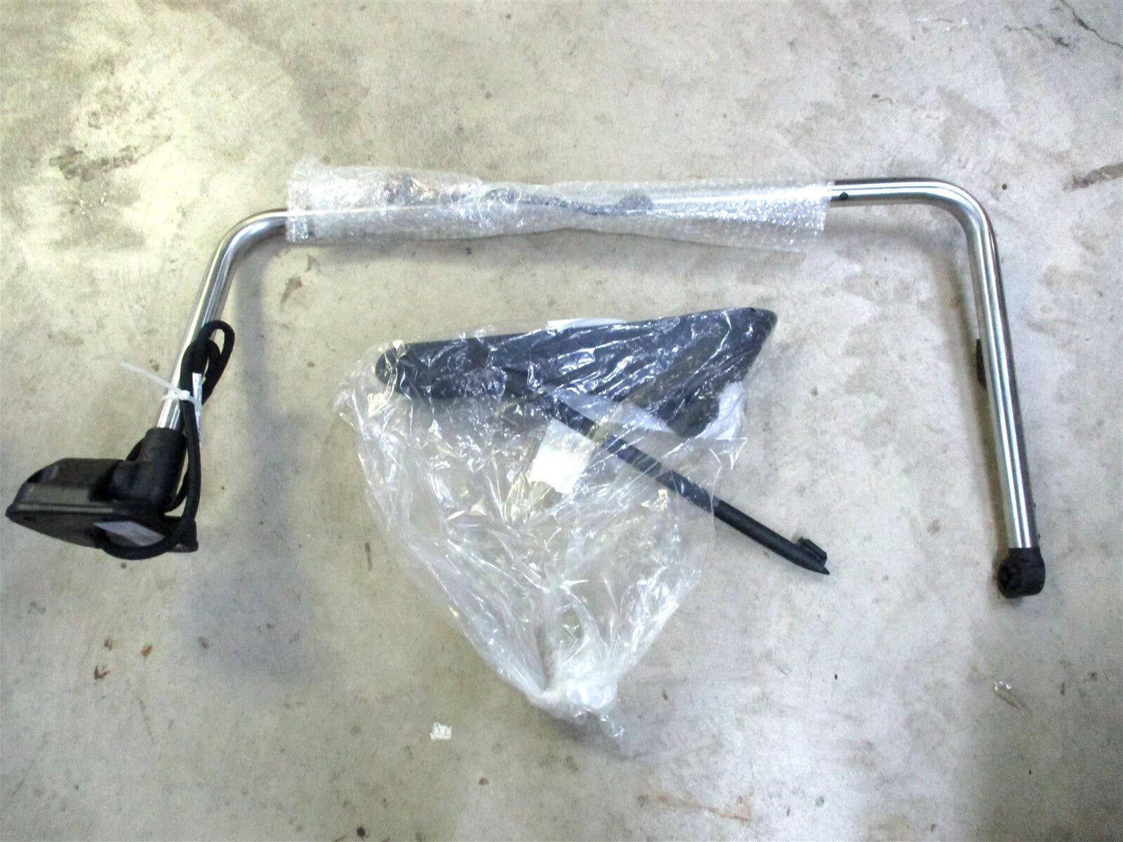 New OEM International Heated RH Mirror Bracket SS/POWER/TURN/HEATED