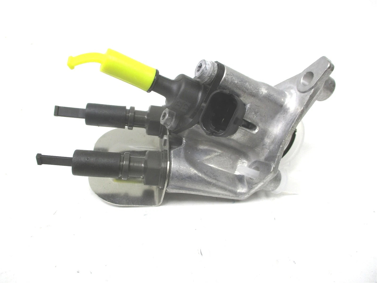 New Mack / Volvo DEF Urea Doser Injector D11 D13 MP7 MP8