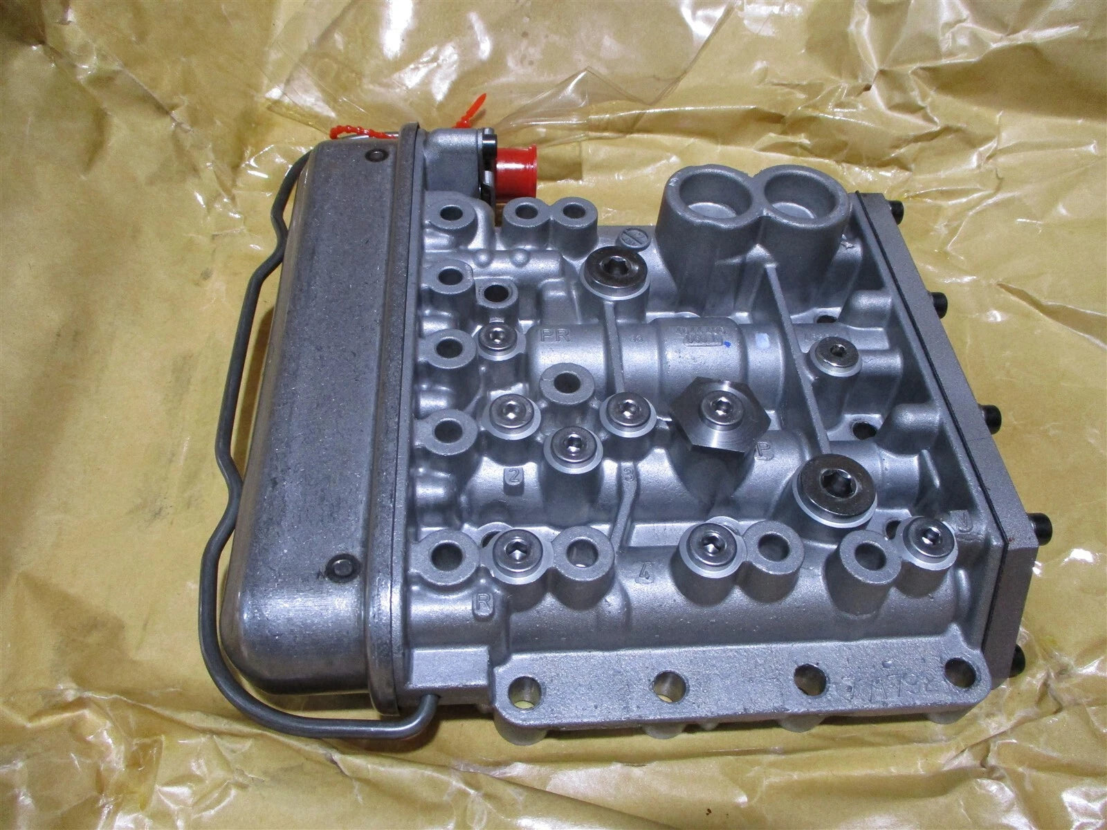 Genuine Fits New Holland Hydraulic Valve for RG100 RG80 Grader