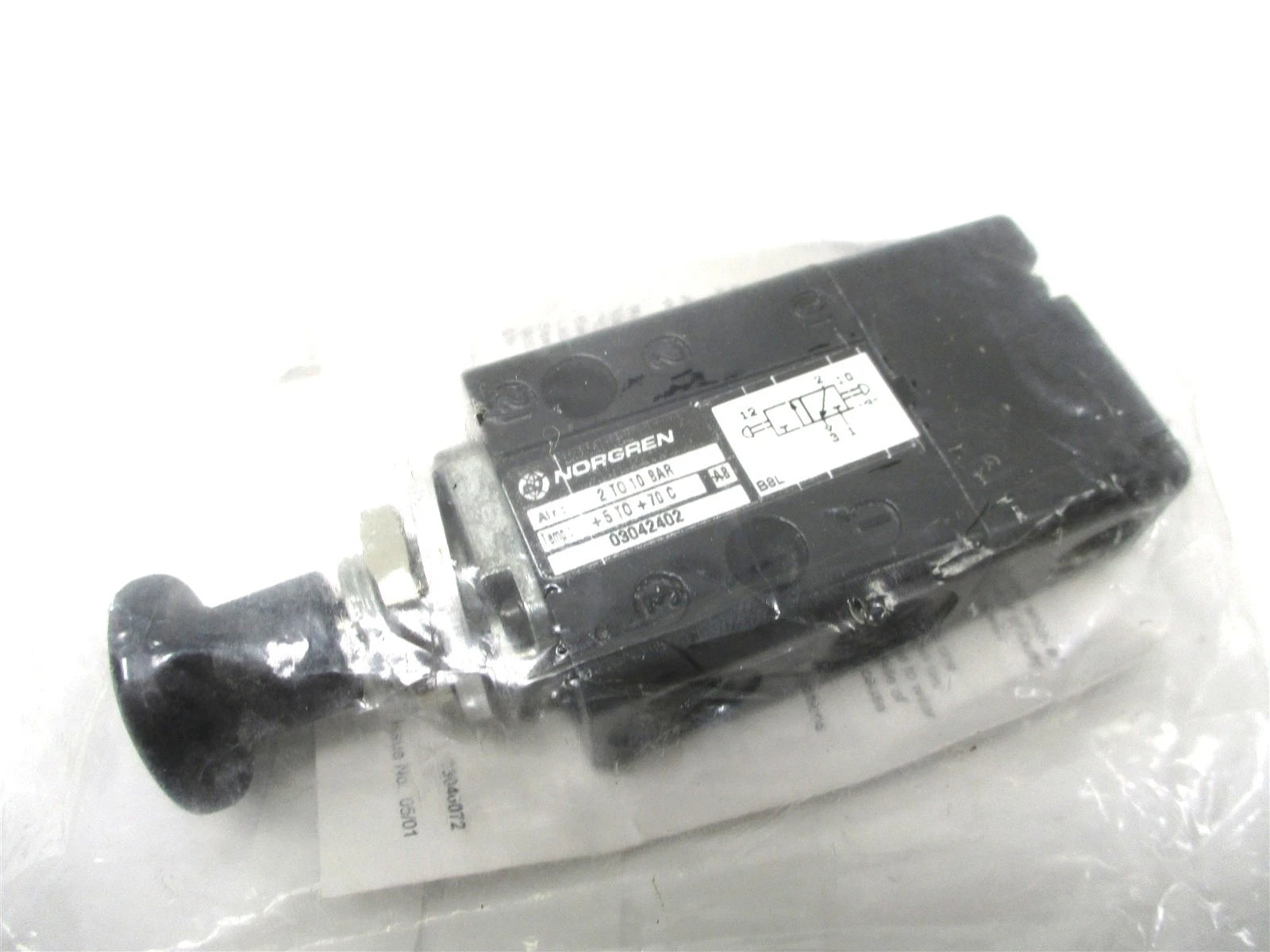 New Norgren Super X Manually Actuated Valve N.c. 3/2 304 Series