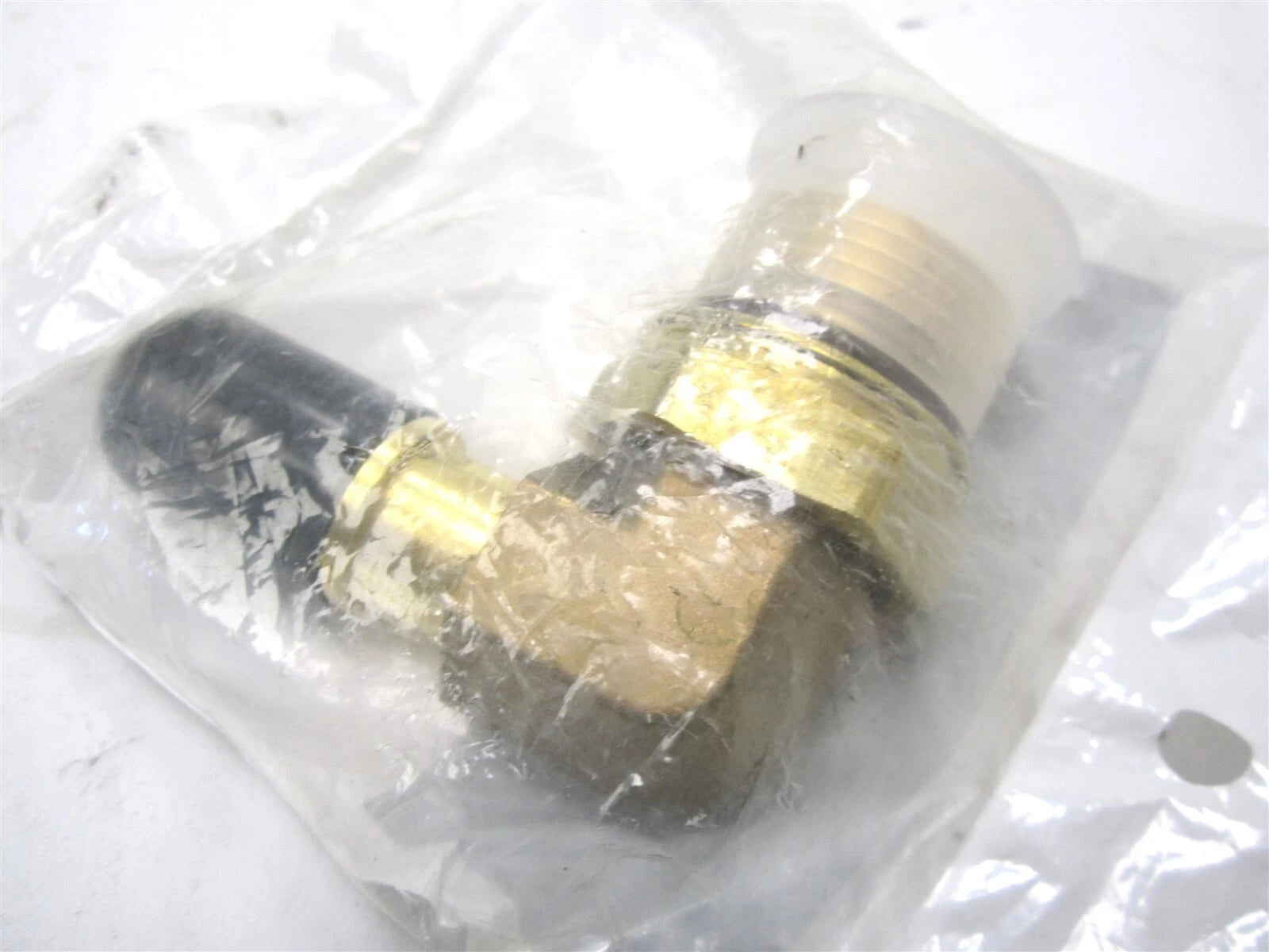 New International Adapter Fitting M27 SAEJ204