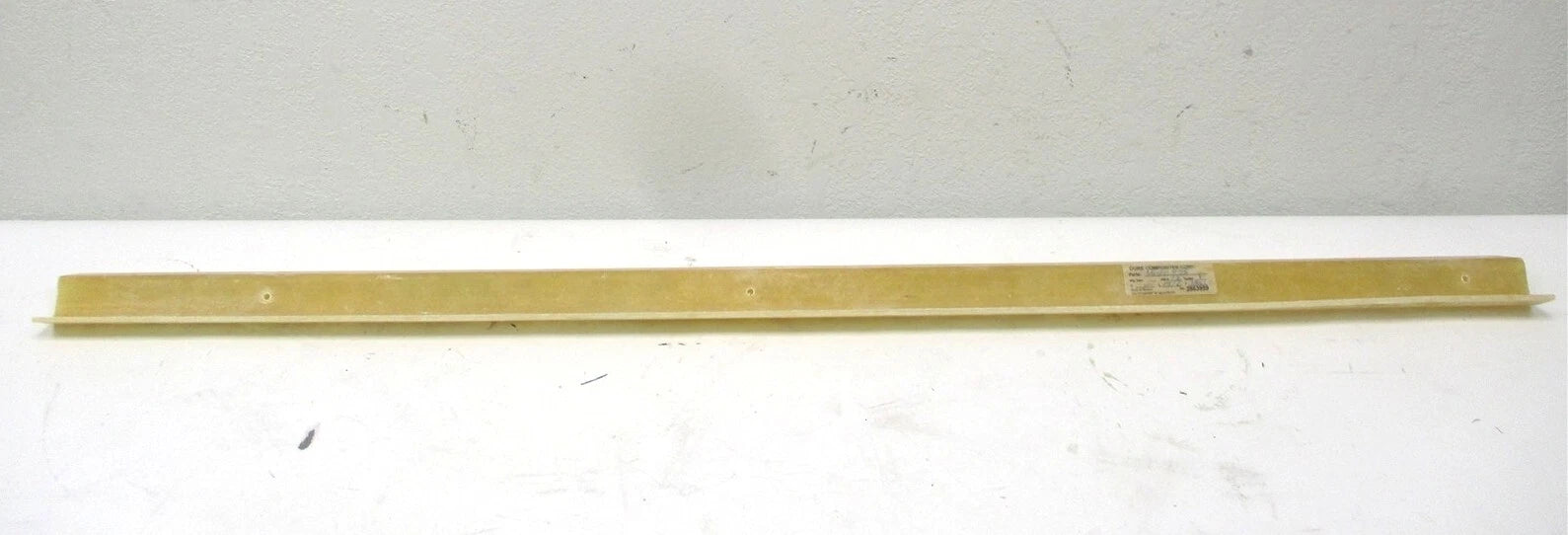 New OEM International Air Deflector Moulding Retainer