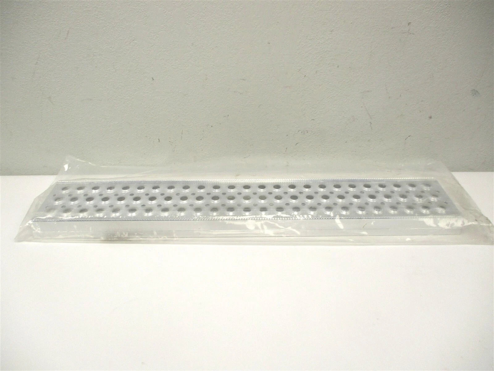 New OEM International Auxiliary Fuel Tank Step 832MM