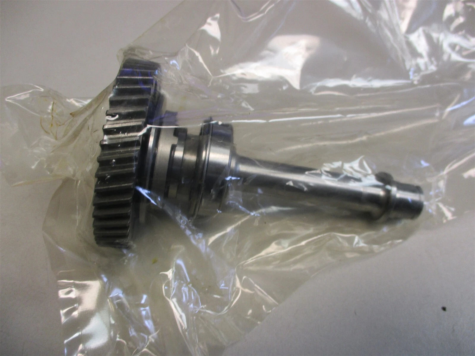 Genuine OEM Kubota Gearshaft Assembly DF972 WG972