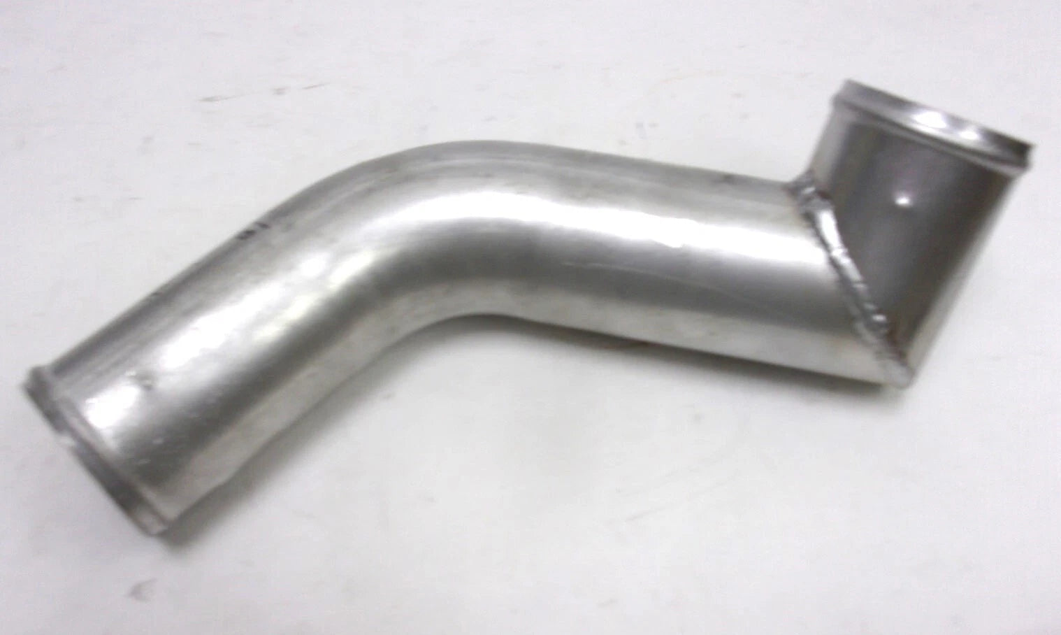 New International Lower Radiator Pipe Inlet or Outlet
