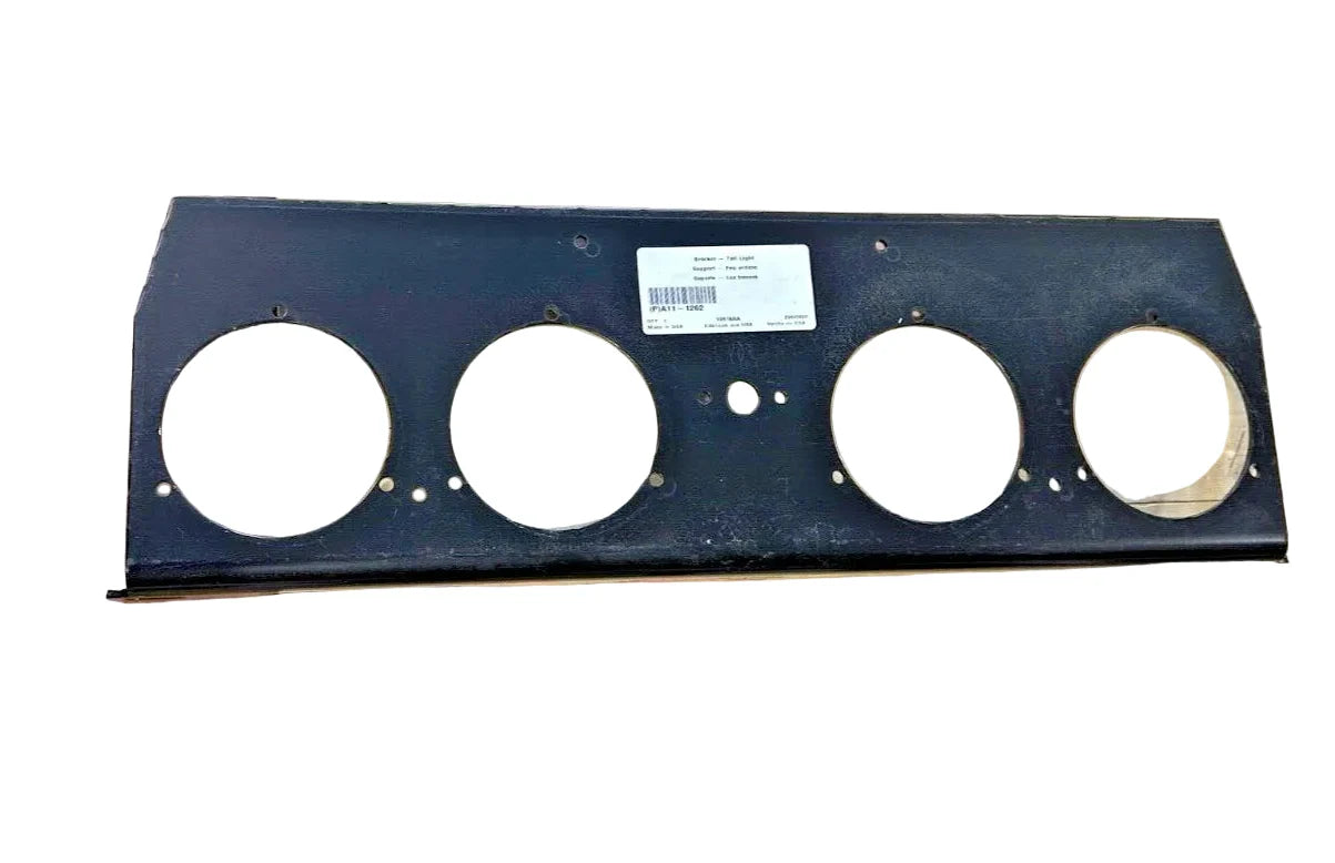 671-10072 Genuine Peterbilt Stop Turn Tail Light