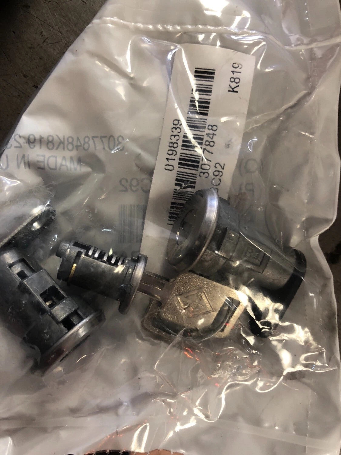 1652309C92 Genuine International Lock Cylinder Key Set