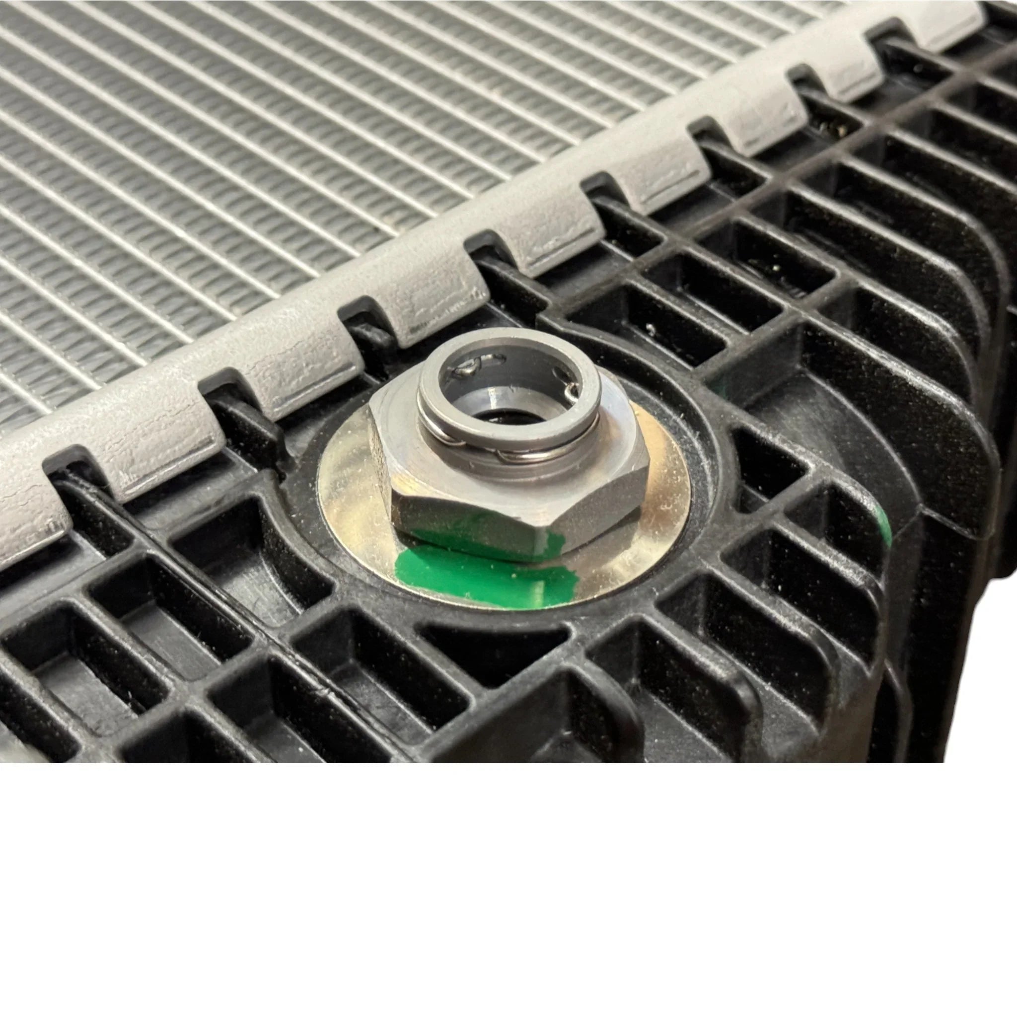 TXE1003998B Genuine Freightliner Housed Radiator Assembly