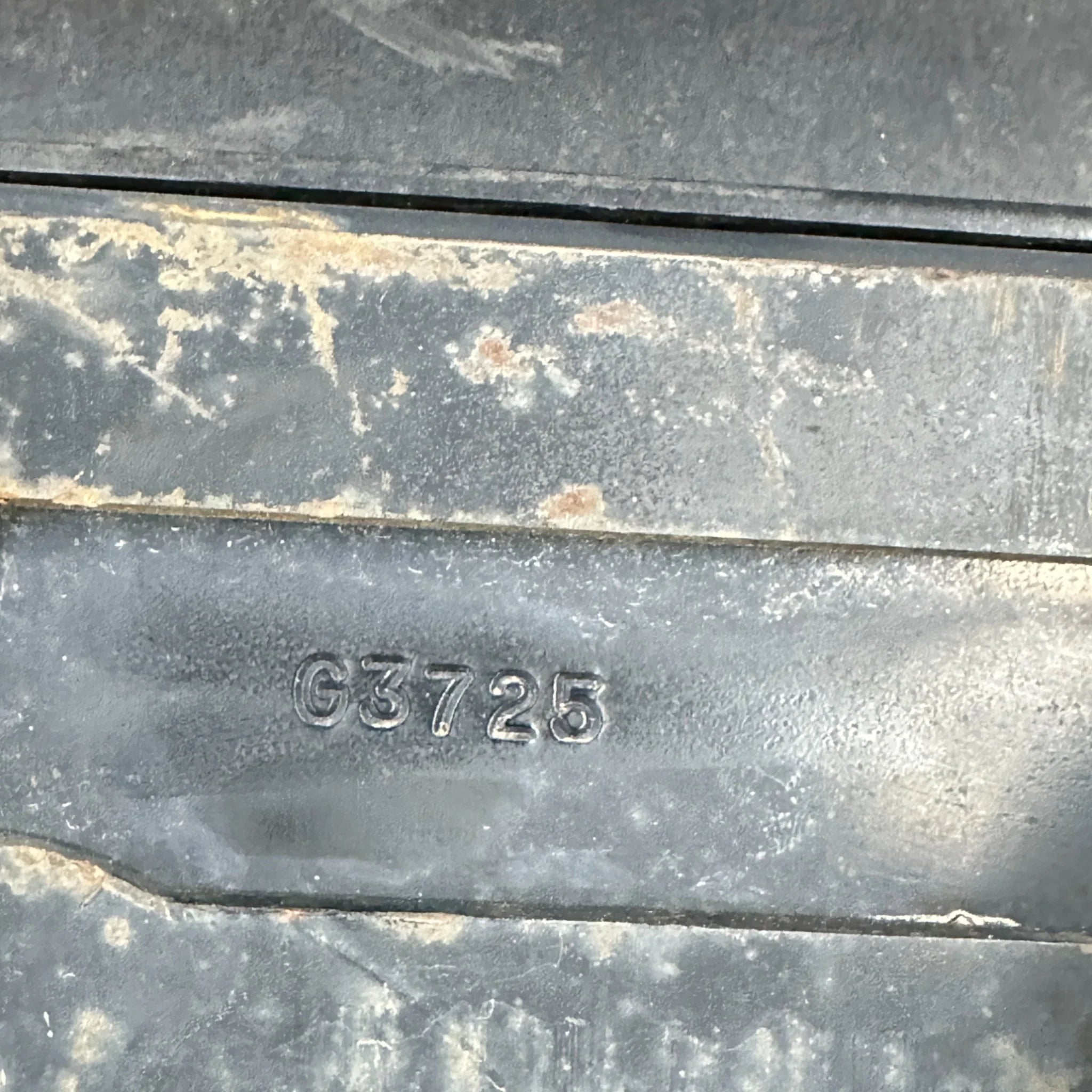 U3932002 Genuine Behr Radiator For Freightliner With A Frame