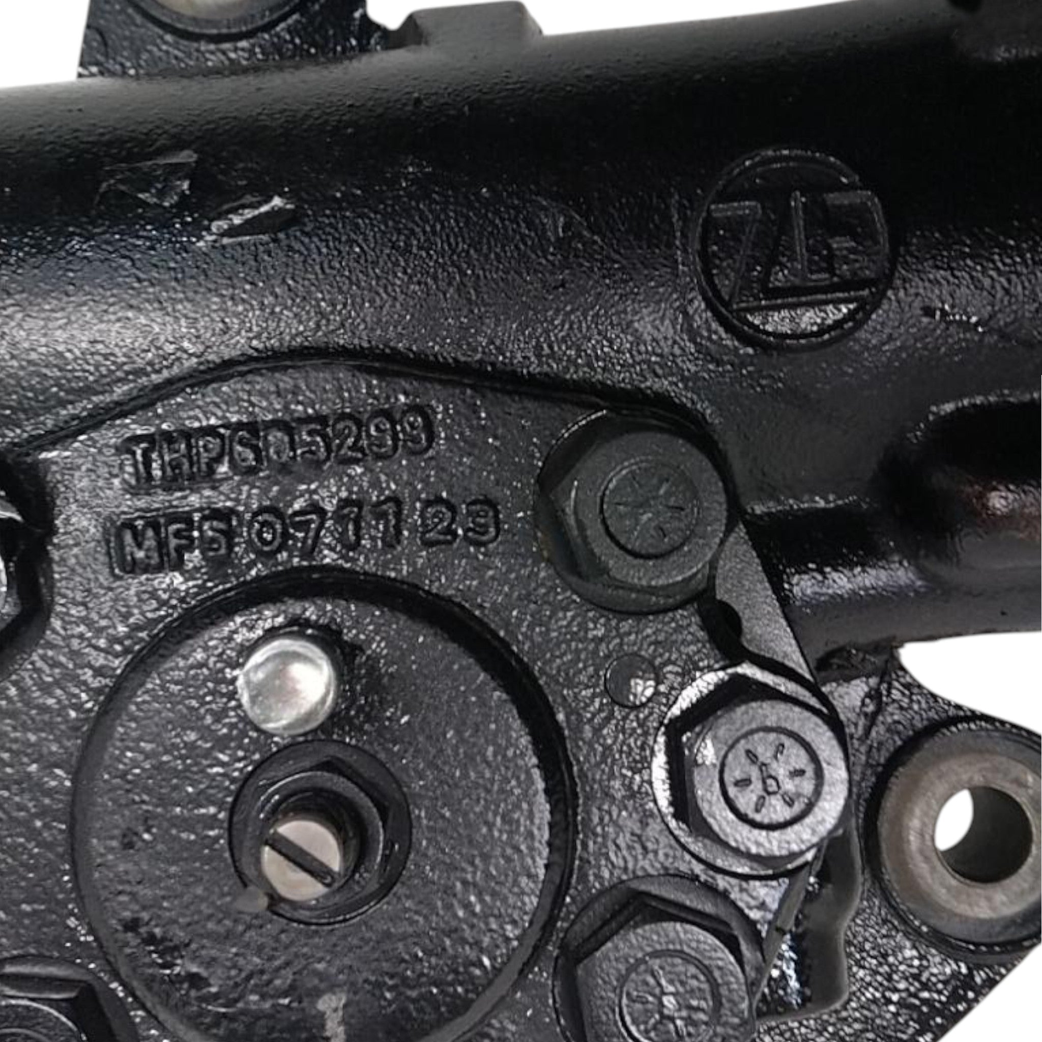 23622713 Genuine Mack Steering Gear